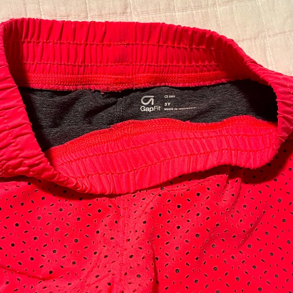 Toddler GapFit Lasercut lined shorts - Picture 4 of 5